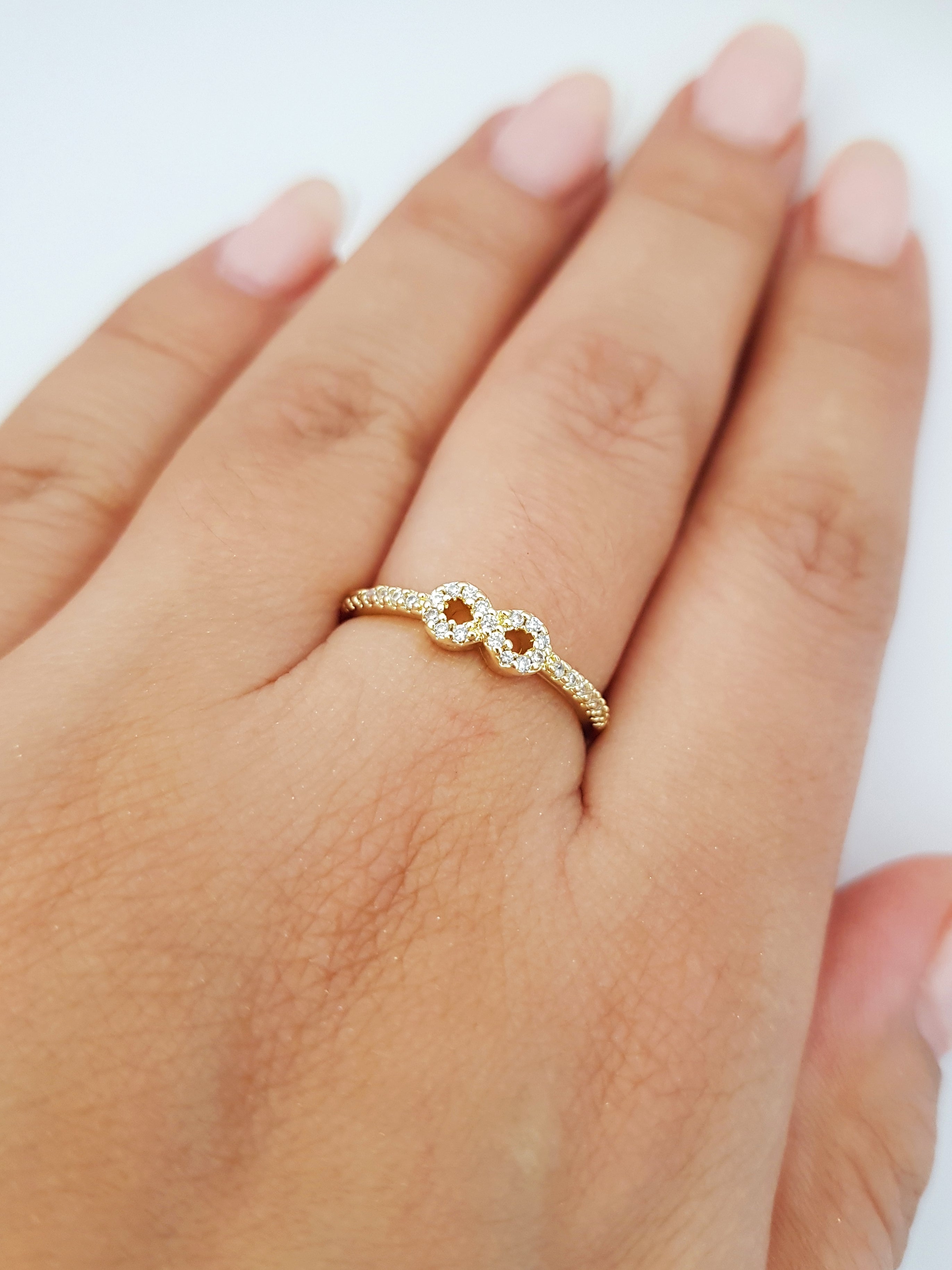 ANILLO INFINITO CIRCONES